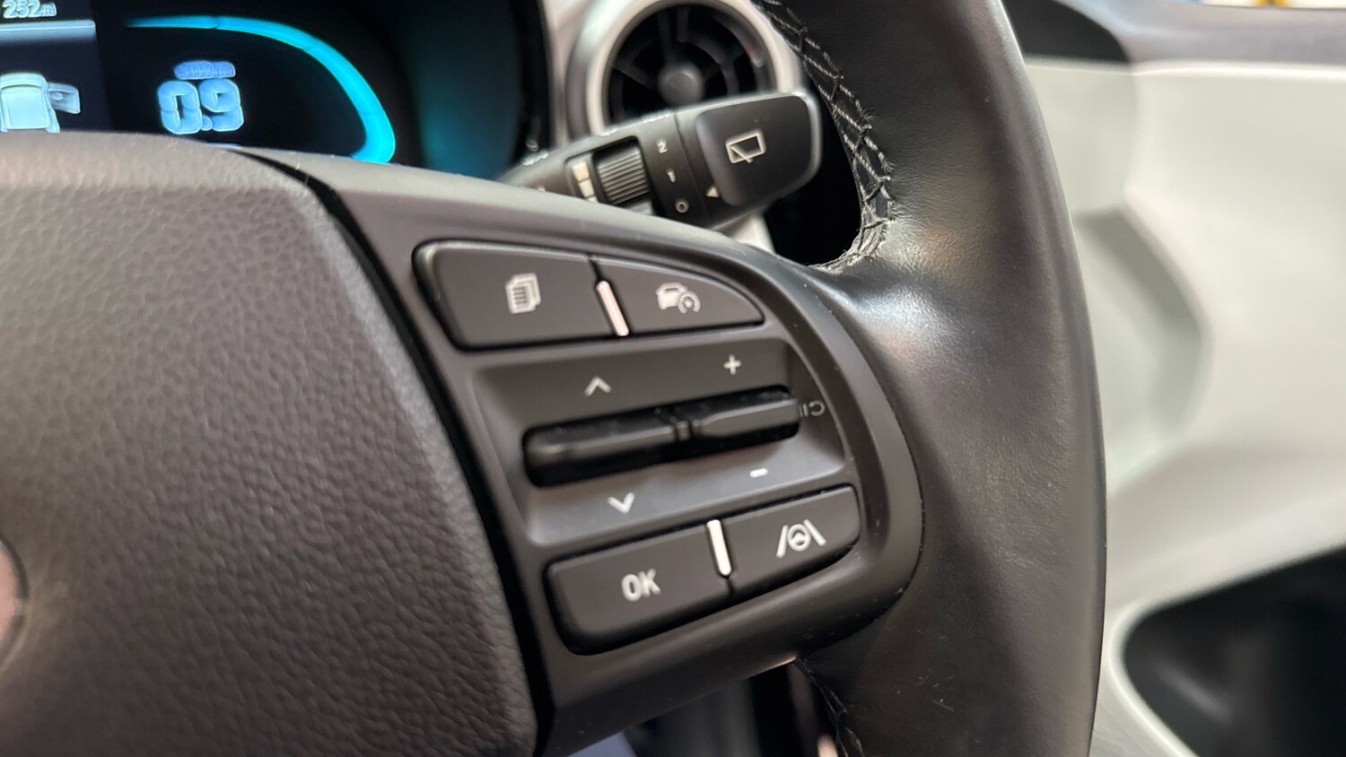 Used Hyundai i10 2023 for sale - 78210691: Photo 29