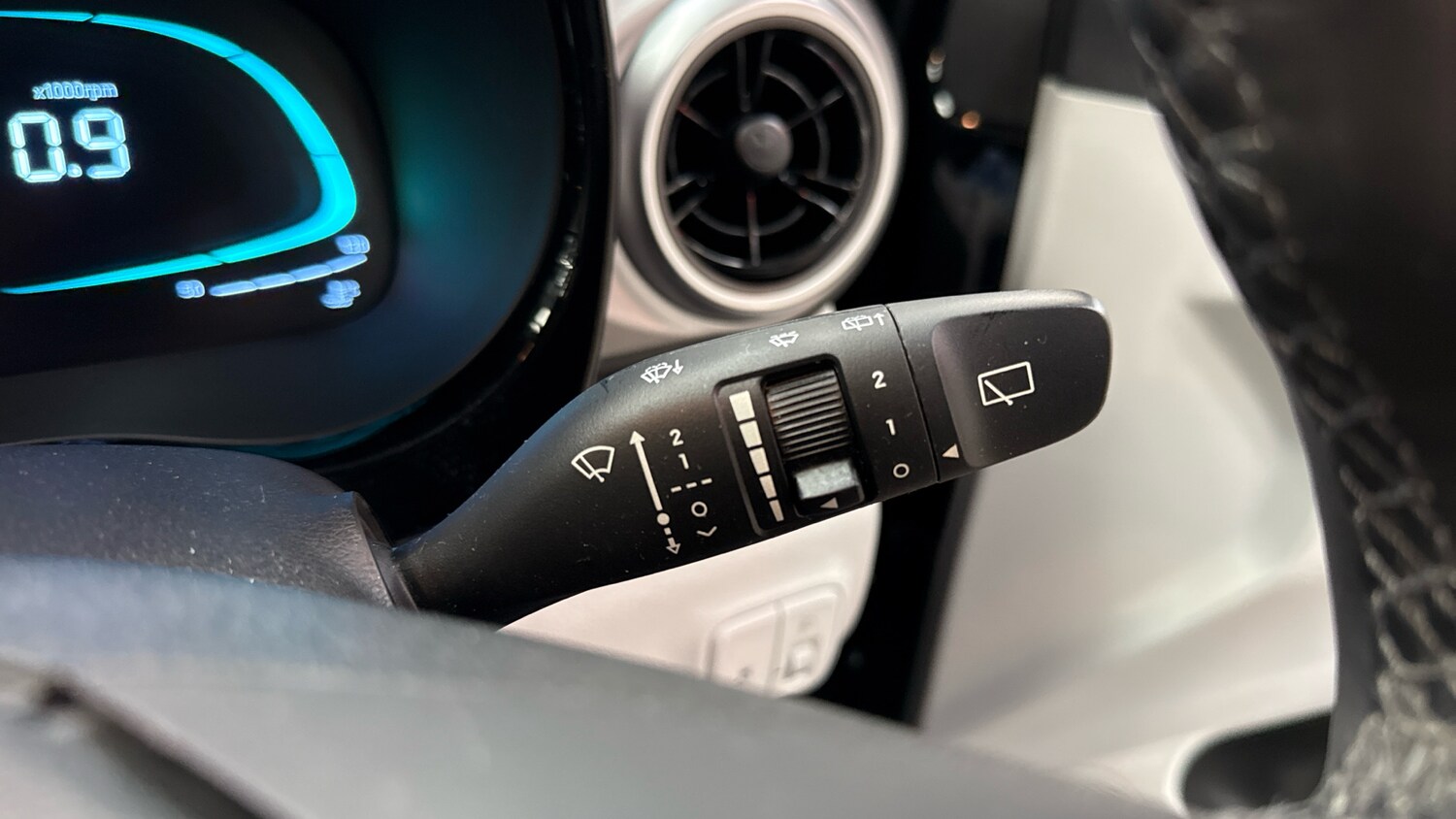 Used Hyundai i10 2023 for sale - 78210691: Photo 30