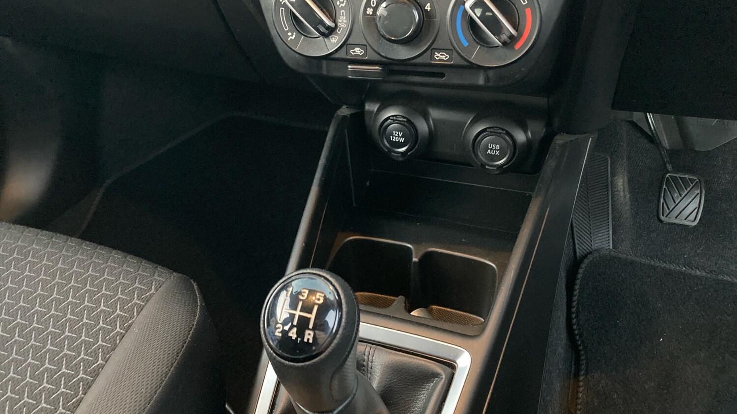 Used Suzuki Swift 2018 for sale - 76391197: Photo 13