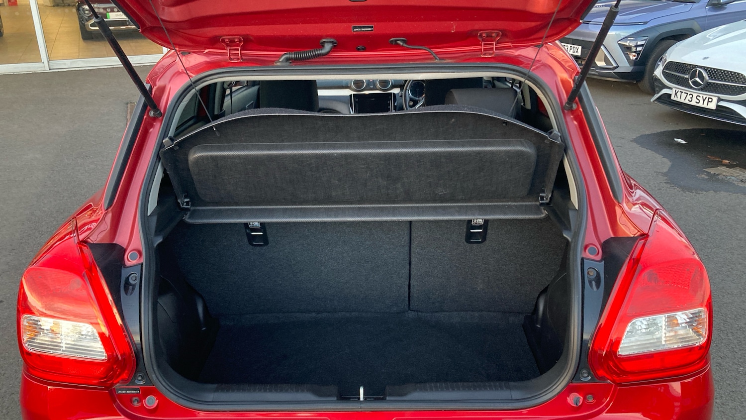 Used Suzuki Swift 2018 for sale - 76391197: Photo 4