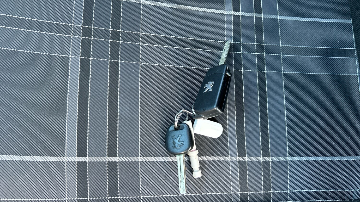 Used Peugeot 108 2017 for sale - 76835295: Photo 20