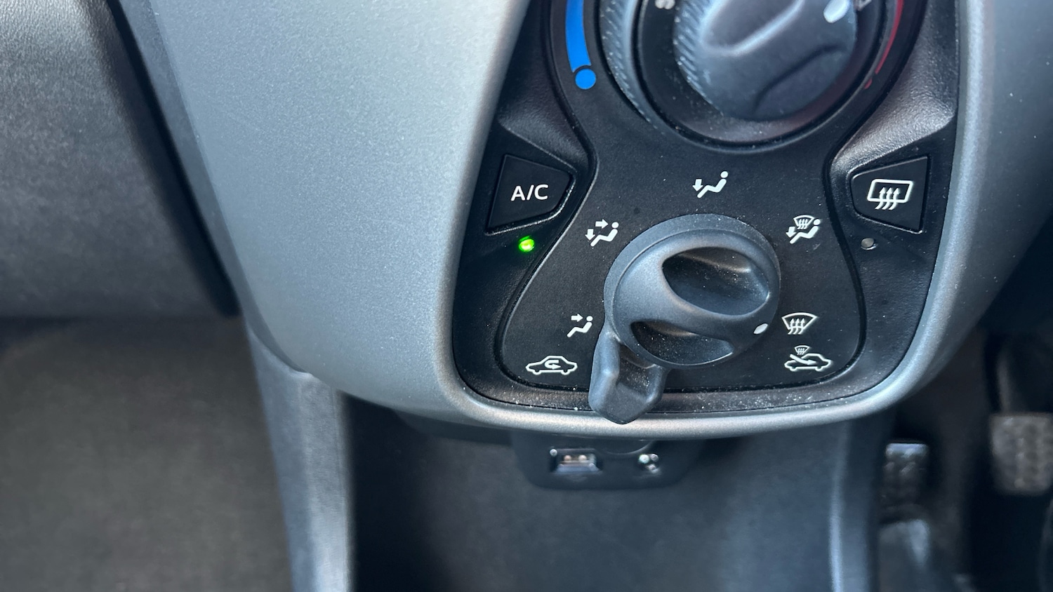 Used Peugeot 108 2017 for sale - 76835295: Photo 29