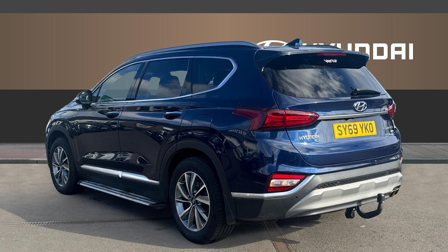 Used Hyundai Santa Fe 2019 for sale - 76233050: Photo 2