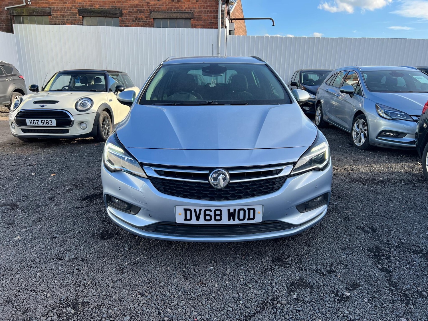 Used Vauxhall Astra for sale - 77753349: Photo 2