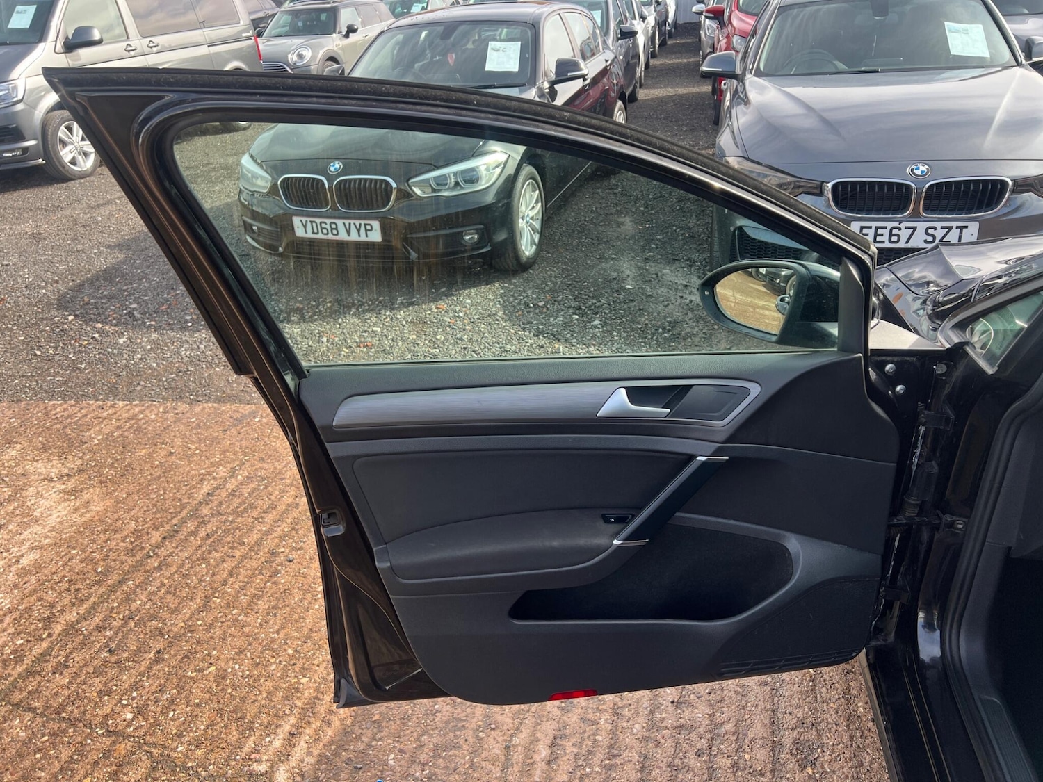 Used Volkswagen Golf 2017 for sale - 77882944: Photo 18