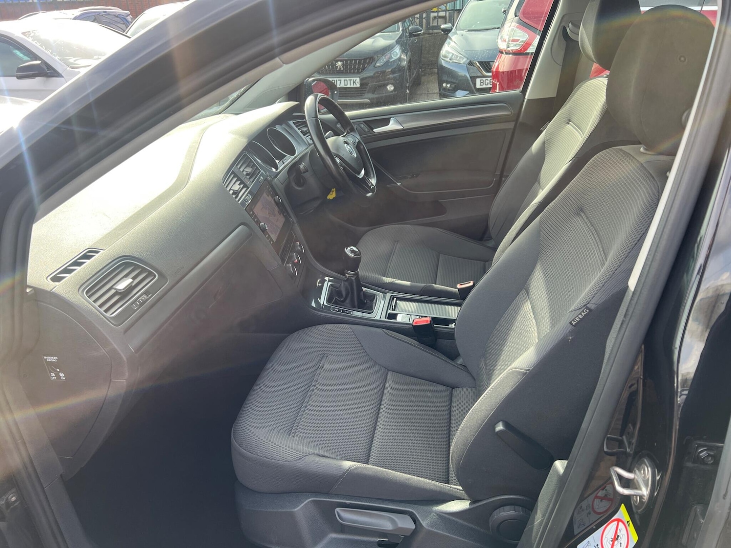 Used Volkswagen Golf 2017 for sale - 77882944: Photo 26