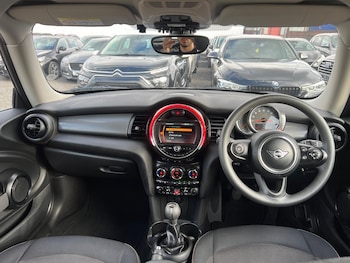 Used MINI Hatch 2019 for sale - 79452447: Photo