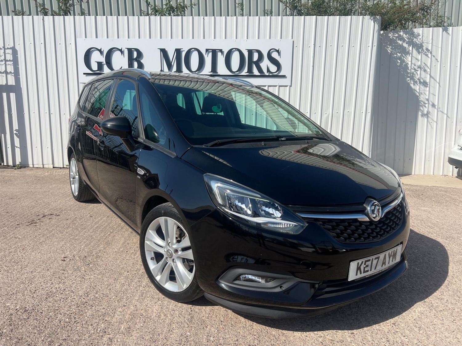 Used Vauxhall Zafira 2017 for sale - 78205169: Photo 1