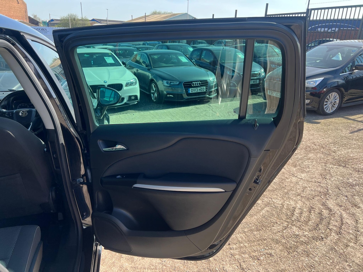 Used Vauxhall Zafira 2017 for sale - 78205169: Photo 18