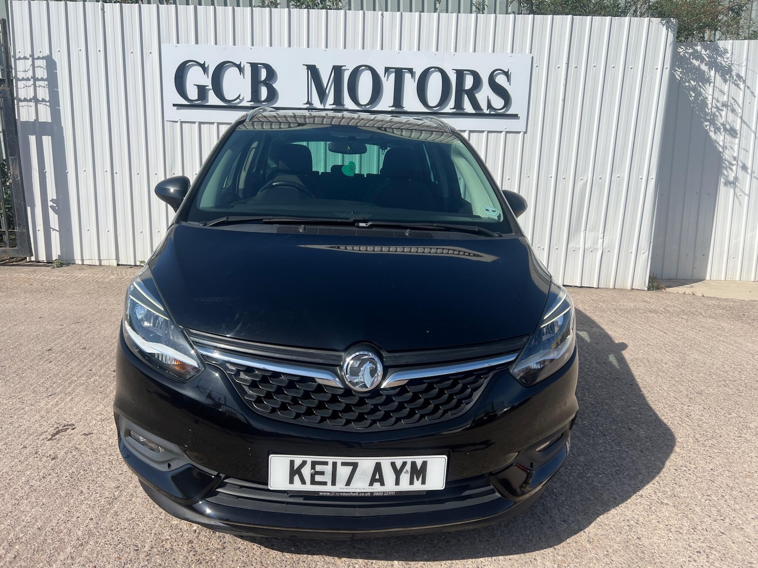 Used Vauxhall Zafira 2017 for sale - 78205169: Photo 2