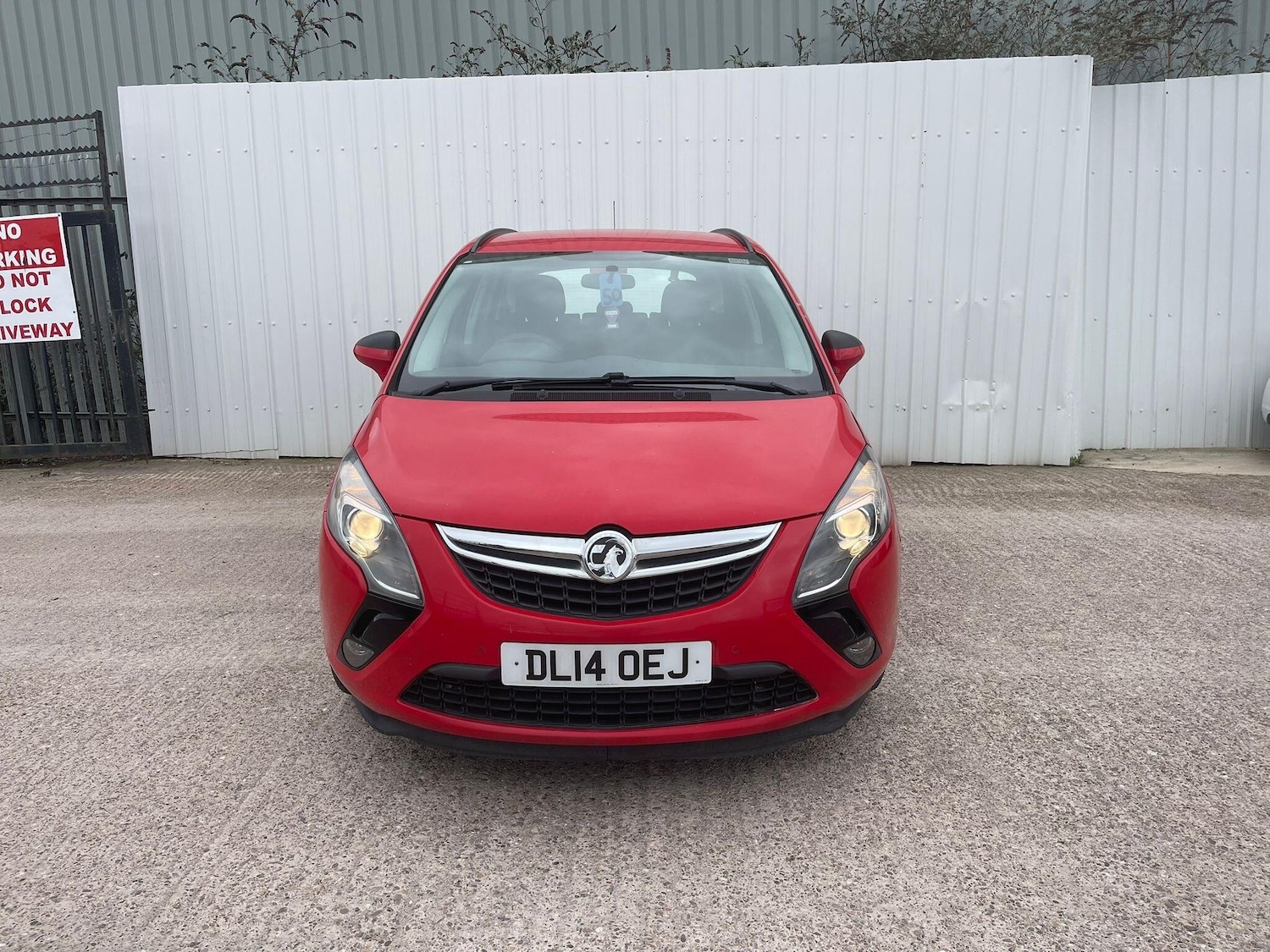 Used Vauxhall Zafira 2014 for sale - 77704714: Photo 2