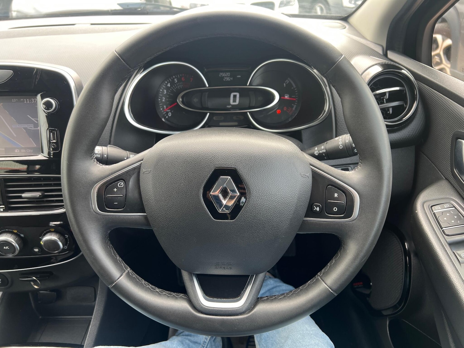 Used Renault Clio 2018 for sale - 78100128: Photo 13