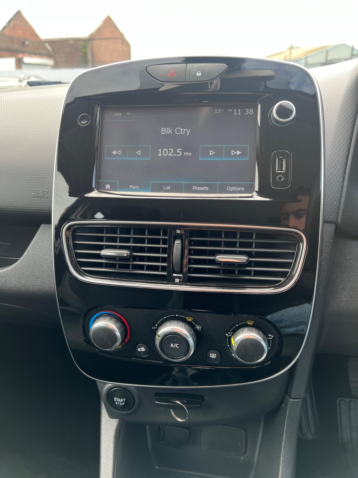 Used Renault Clio 2018 for sale - 78100128: Photo 17