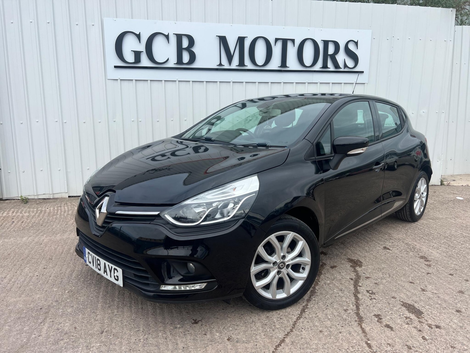 Used Renault Clio 2018 for sale - 78100128: Photo 2