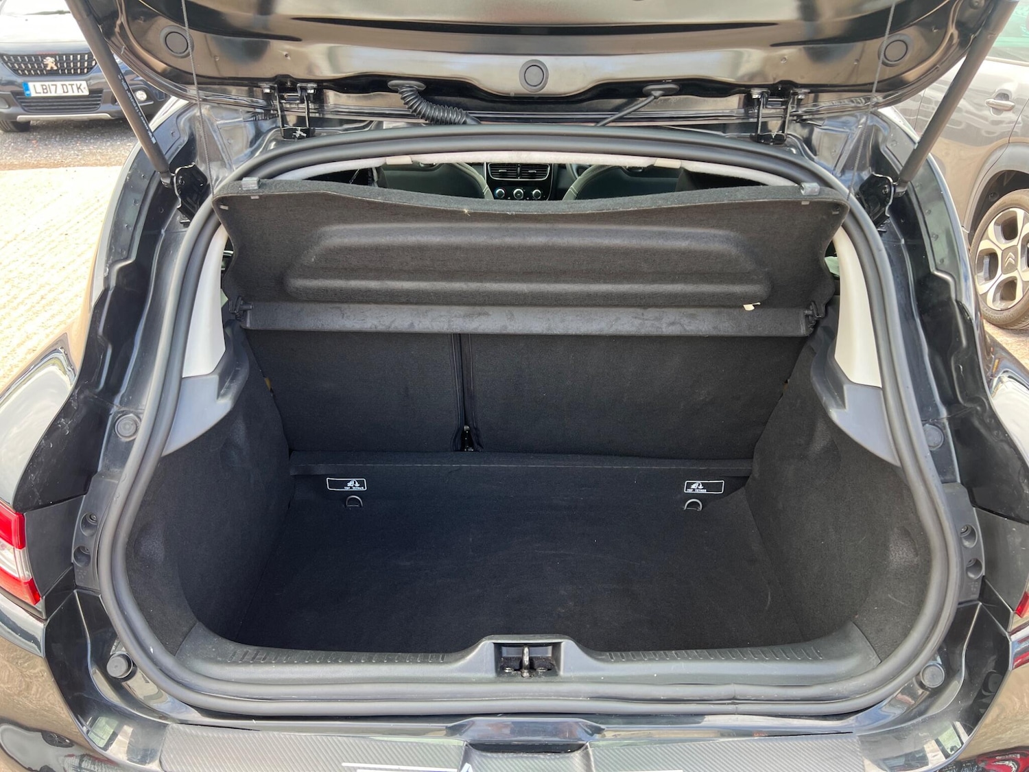 Used Renault Clio 2018 for sale - 78100128: Photo 22