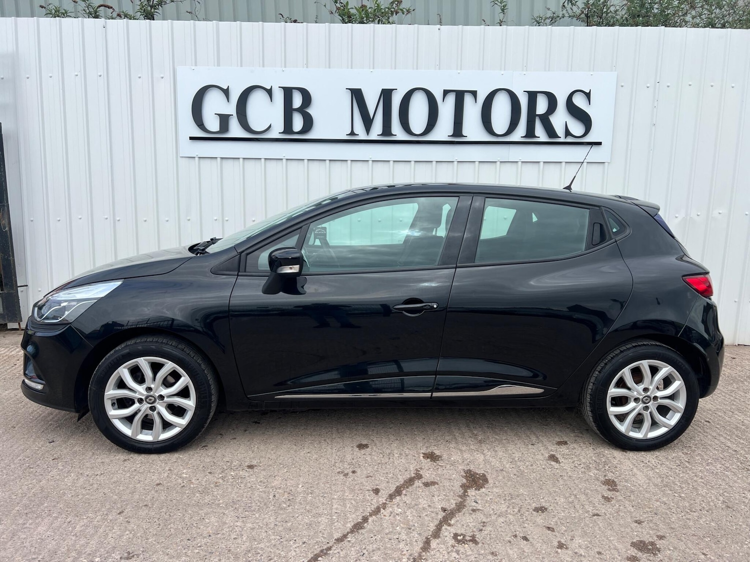 Used Renault Clio 2018 for sale - 78100128: Photo 5