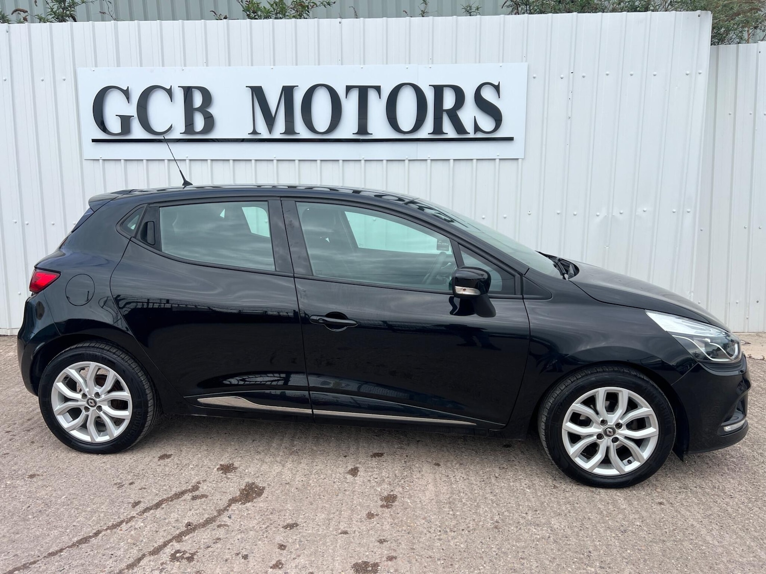 Used Renault Clio 2018 for sale - 78100128: Photo 6