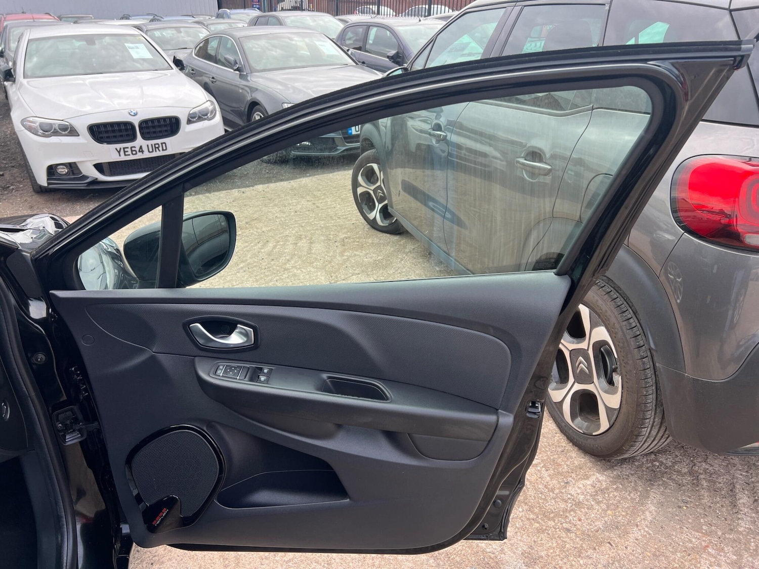 Used Renault Clio 2018 for sale - 78100128: Photo 9