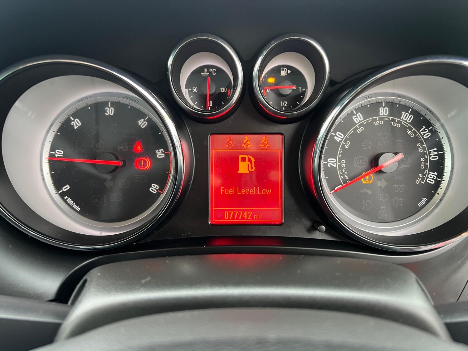 Used Vauxhall Zafira 2015 for sale - 78102576: Photo 22