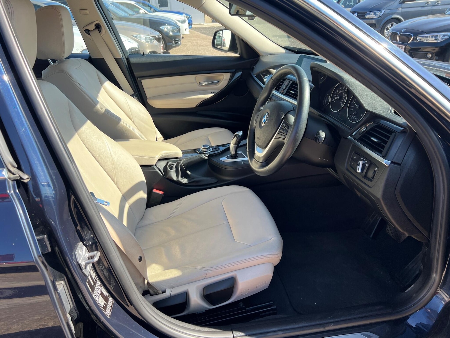 Used BMW 3 Series 2015 for sale - 77940176: Photo 12