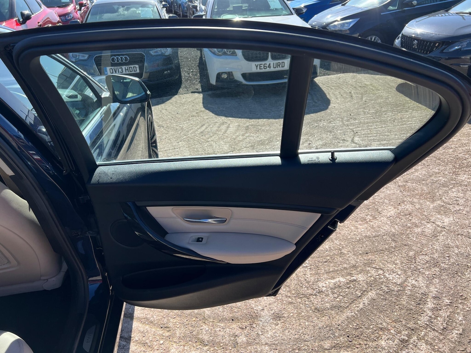 Used BMW 3 Series 2015 for sale - 77940176: Photo 22