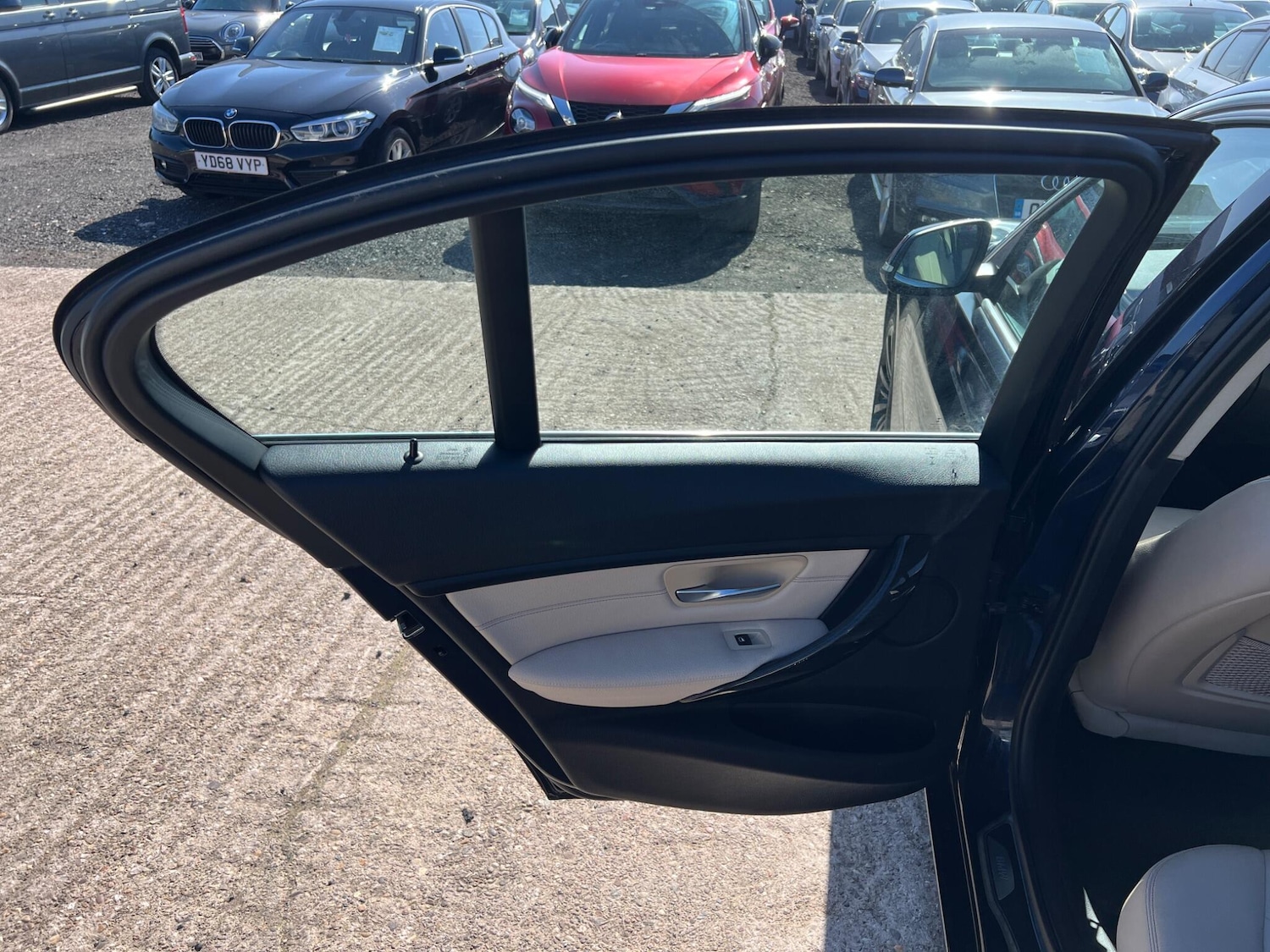 Used BMW 3 Series 2015 for sale - 77940176: Photo 24