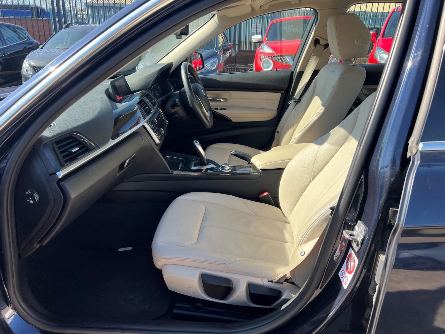 Used BMW 3 Series 2015 for sale - 77940176: Photo 27