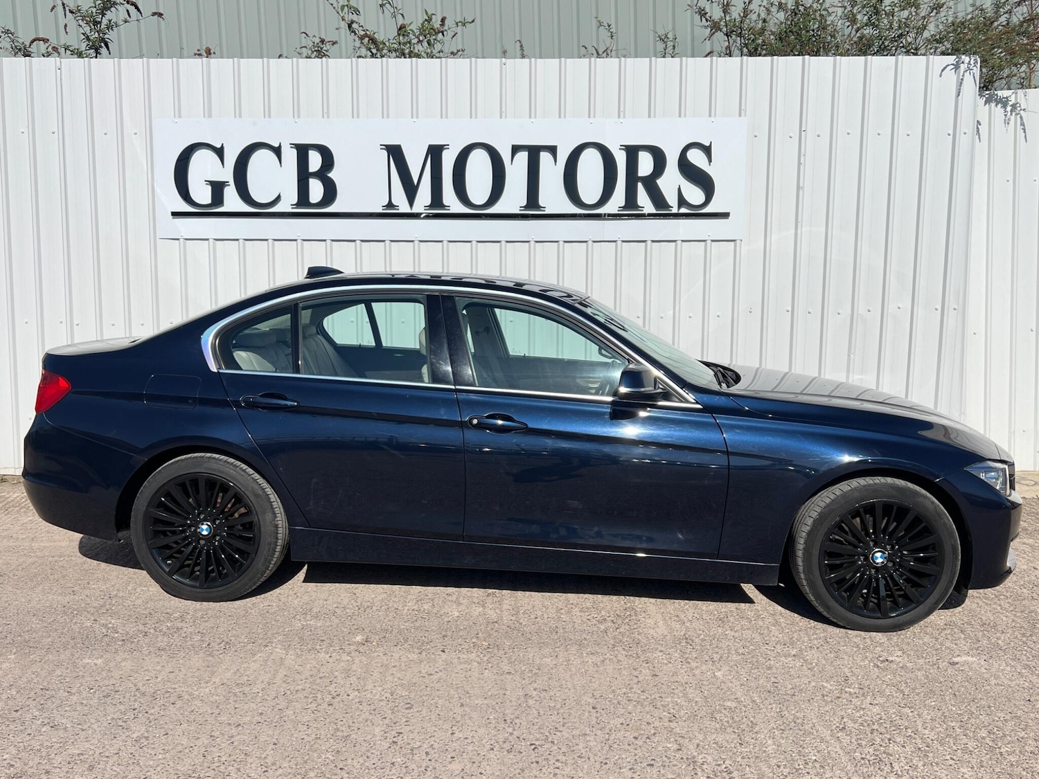 Used BMW 3 Series 2015 for sale - 77940176: Photo 5