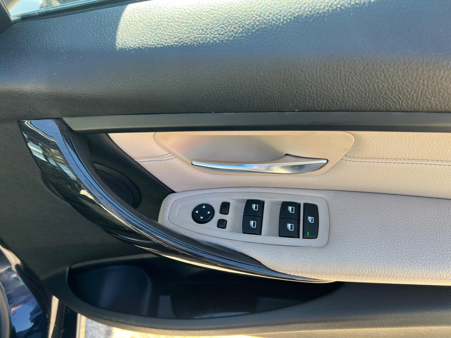 Used BMW 3 Series 2015 for sale - 77940176: Photo 8