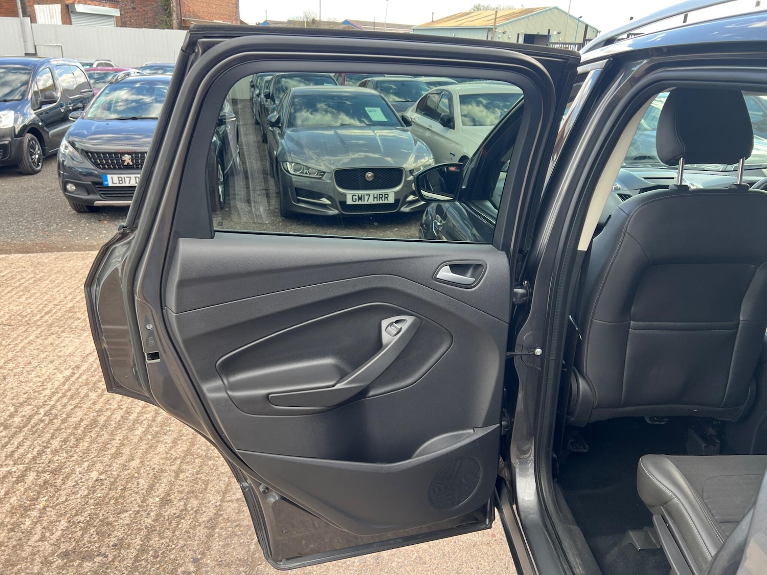 Used Ford Kuga 2018 for sale - 78100383: Photo 24