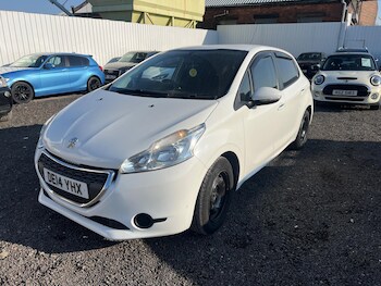 Used Peugeot 208 2014 for sale - 77754201: Photo