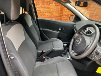 Used Renault Clio 2010 for sale - 75117745: Photo