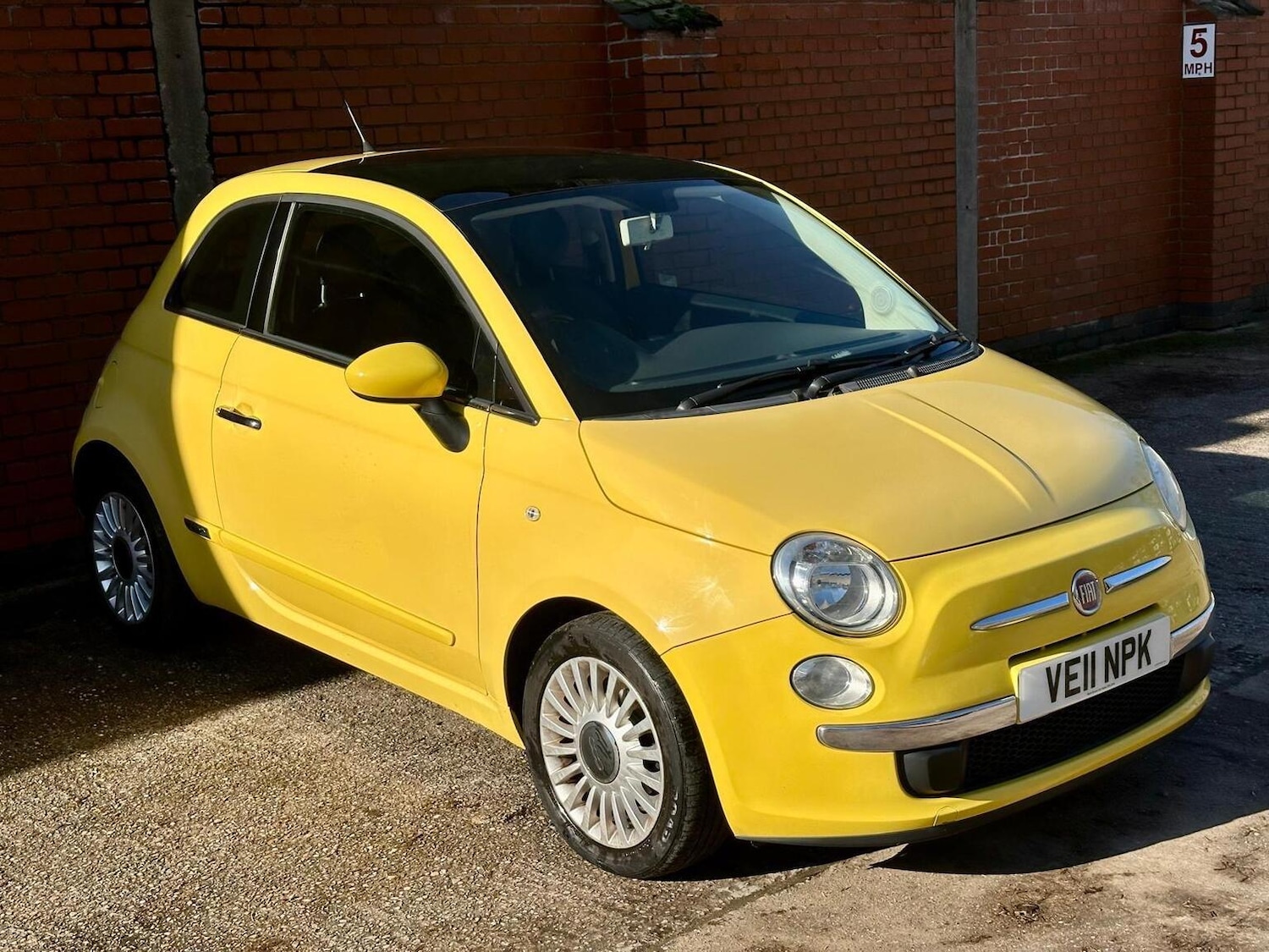 Used Fiat 500 2011 for sale - 77567464: Photo 2