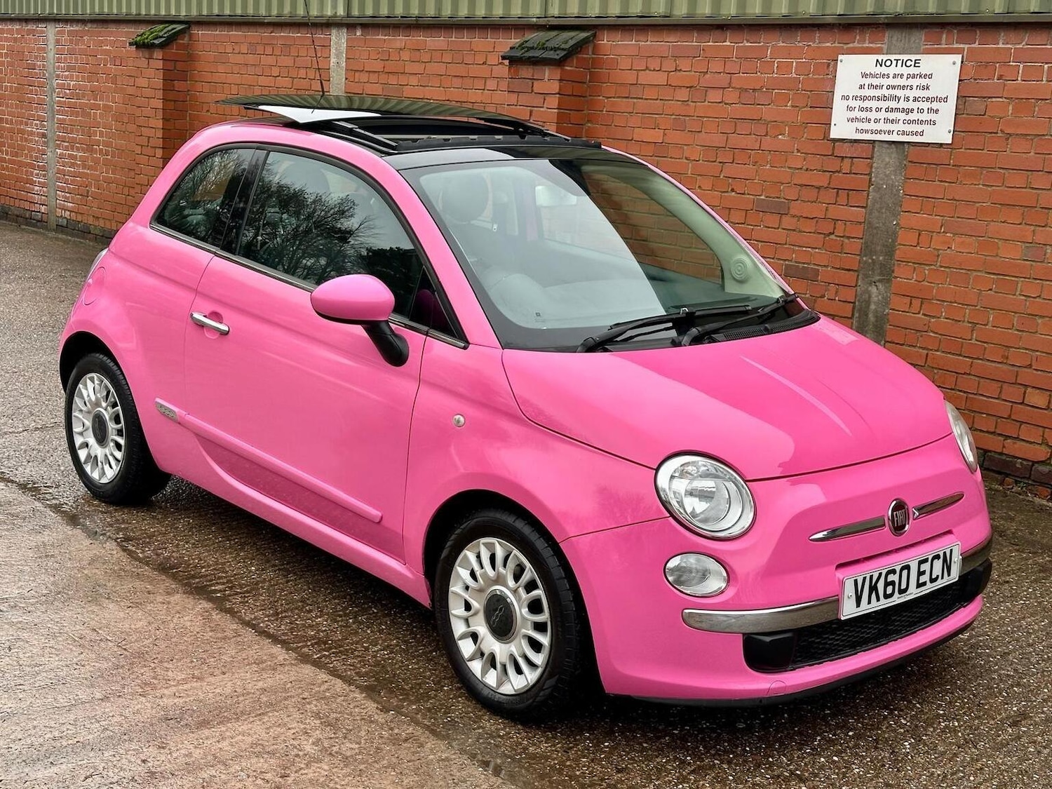 Used Fiat 500 2010 for sale - 77501497: Photo 2