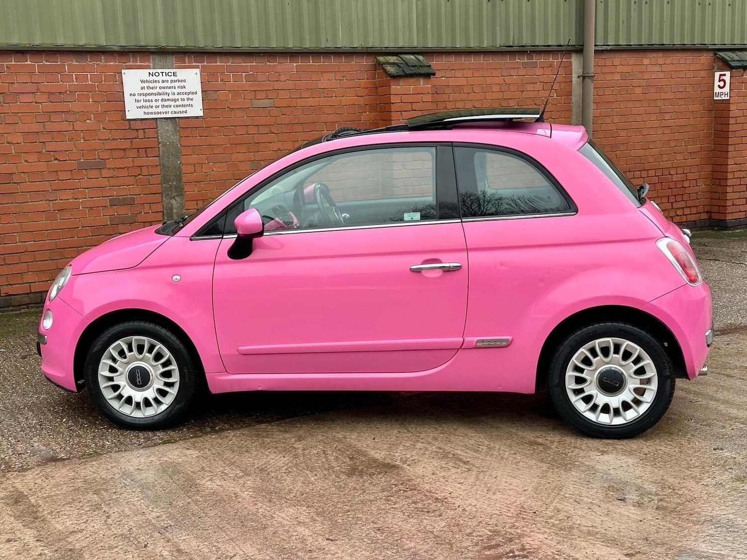 Used Fiat 500 2010 for sale - 77501497: Photo 23