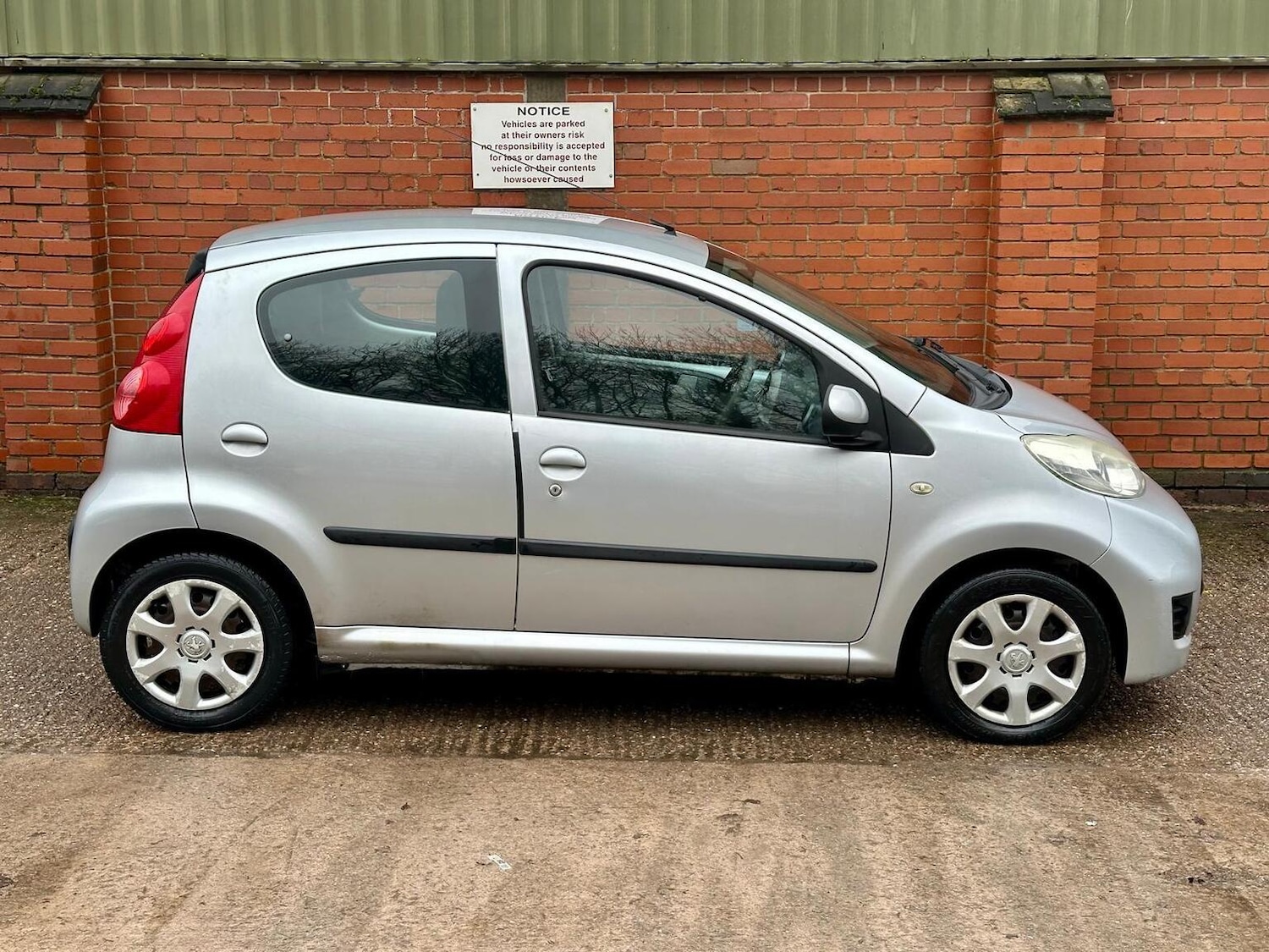 Used Peugeot 107 2009 for sale - 77391936: Photo 13
