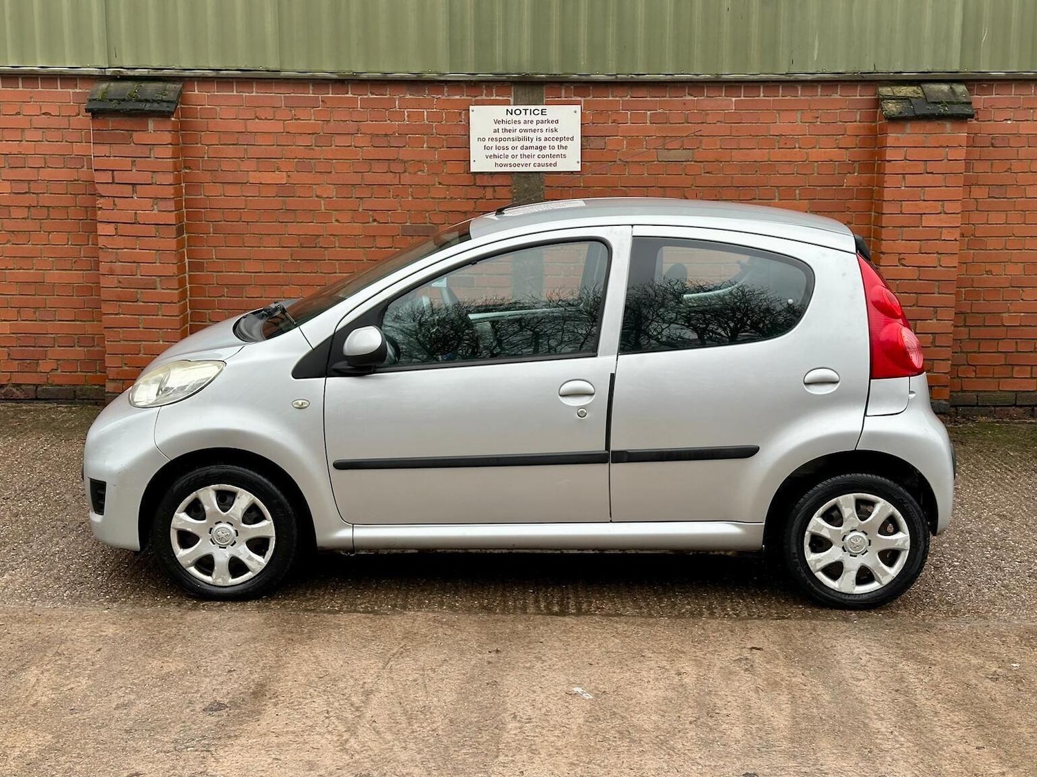 Used Peugeot 107 2009 for sale - 77391936: Photo 18