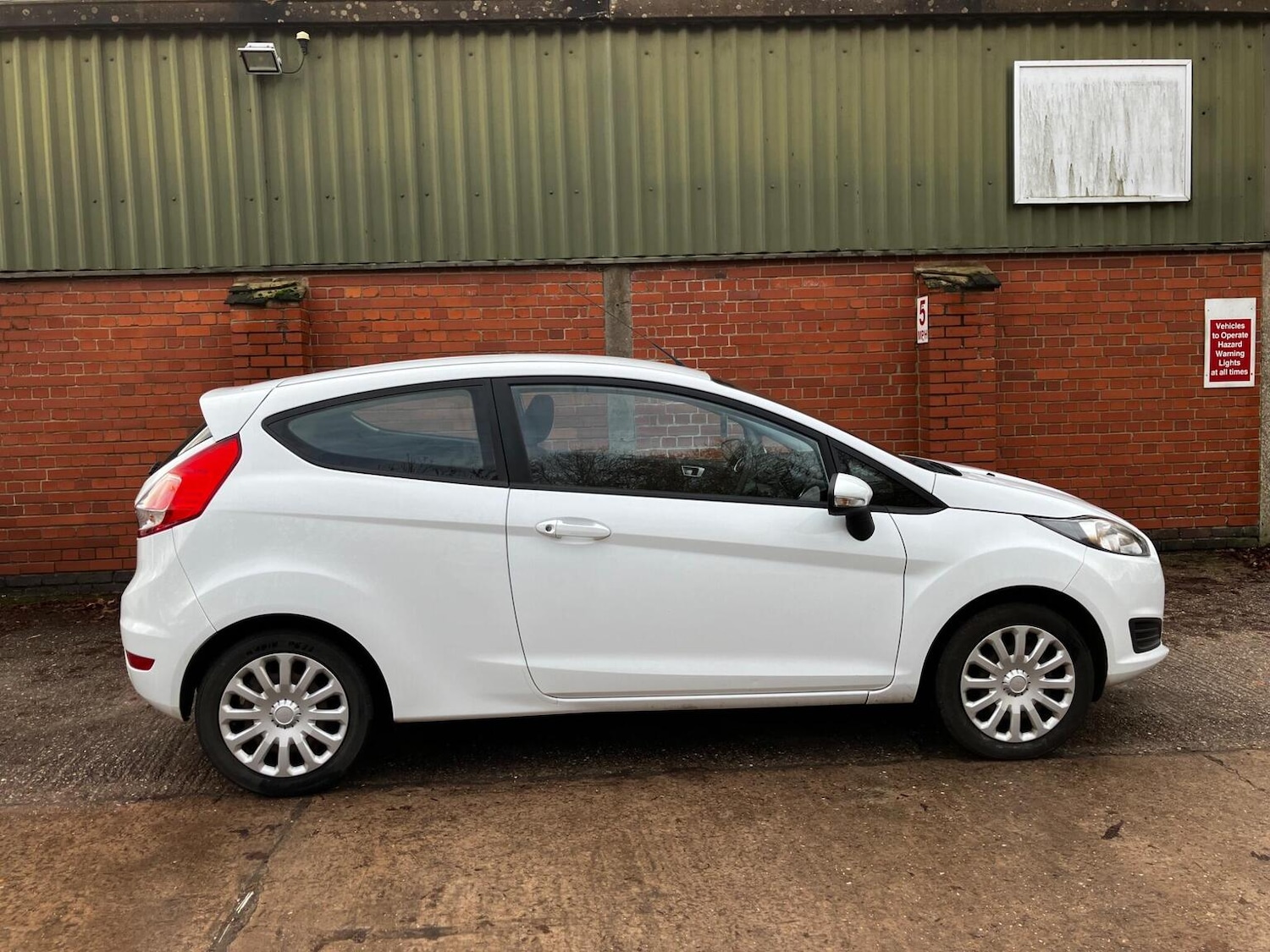 Used Ford Fiesta 2014 for sale - 76935369: Photo 10