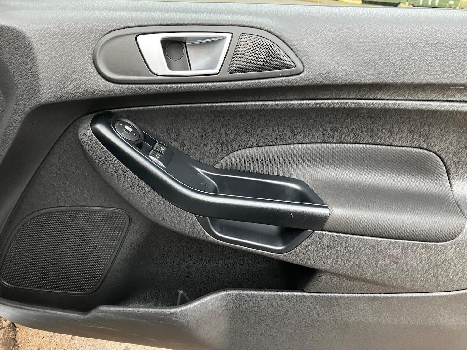 Used Ford Fiesta 2014 for sale - 76935369: Photo 4