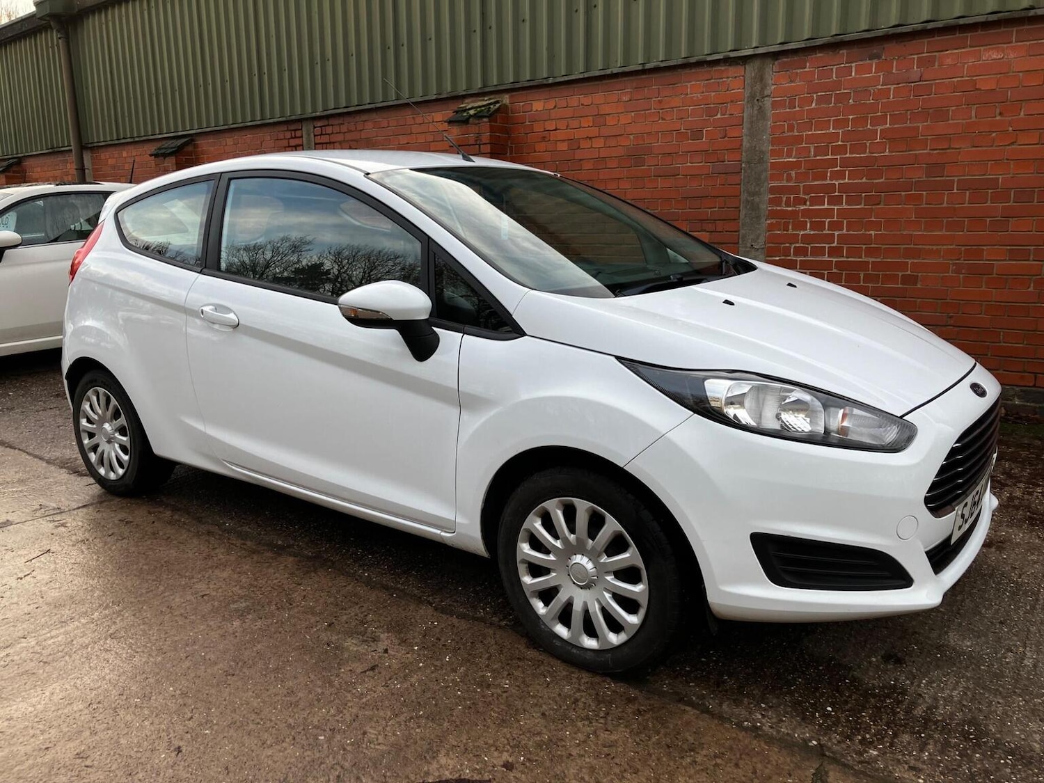 Used Ford Fiesta 2014 for sale - 76935369: Photo 8