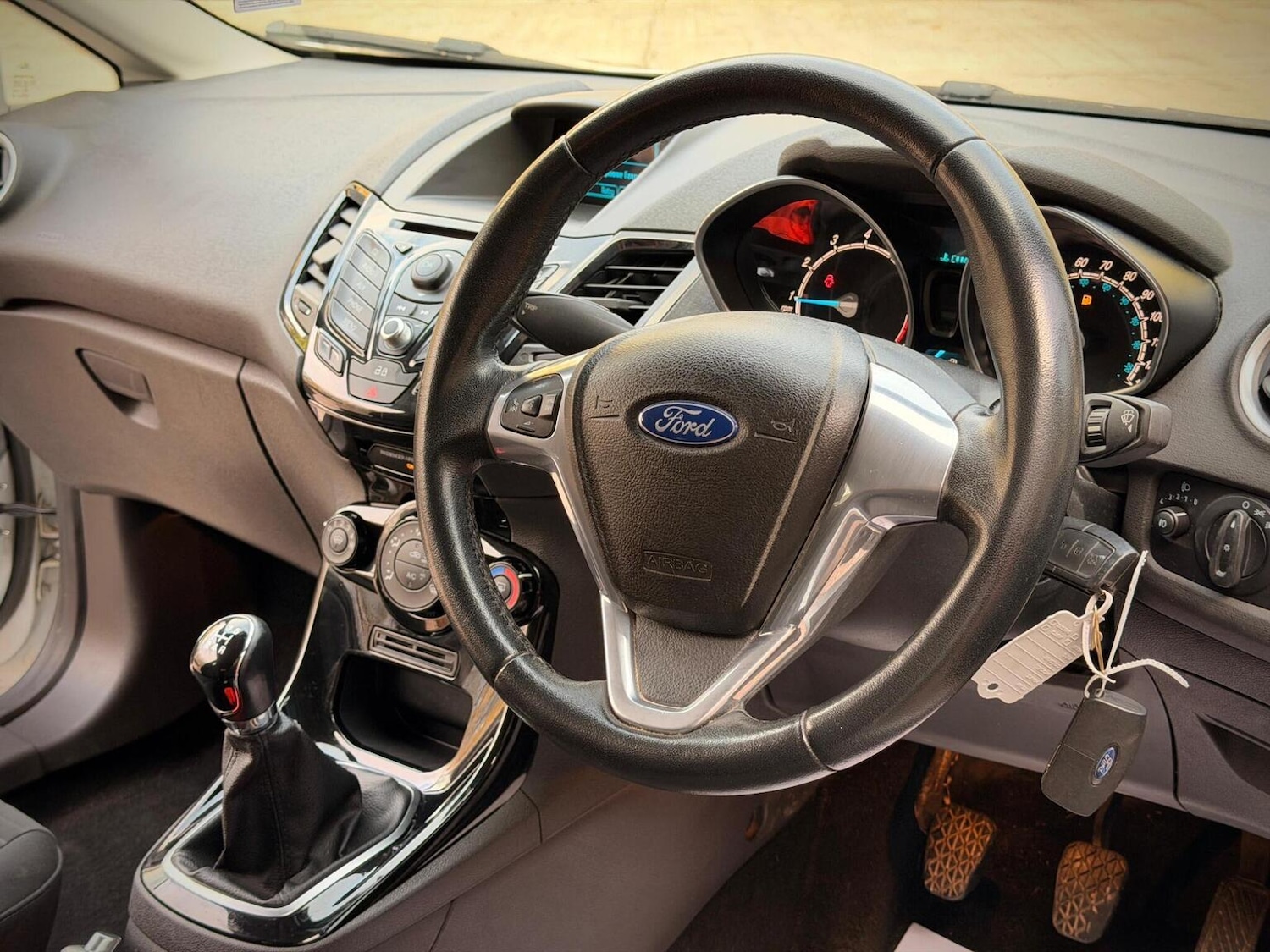 Used Ford Fiesta 2013 for sale - 76444444: Photo 9