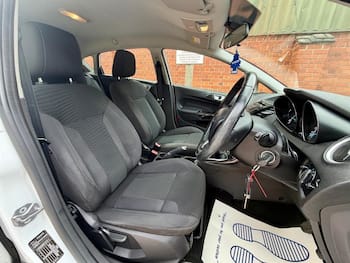Used Ford Fiesta 2015 for sale - 79731909: Photo