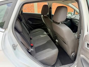 Used Ford Fiesta 2015 for sale - 79731909: Photo
