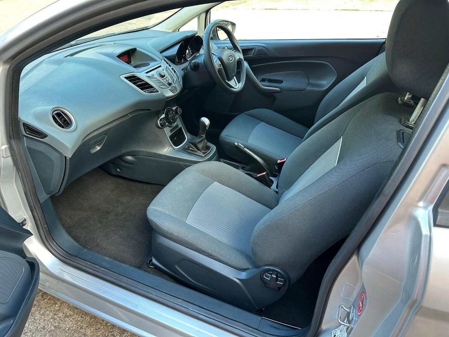 Used Ford Fiesta 2011 for sale - 76045649: Photo 12