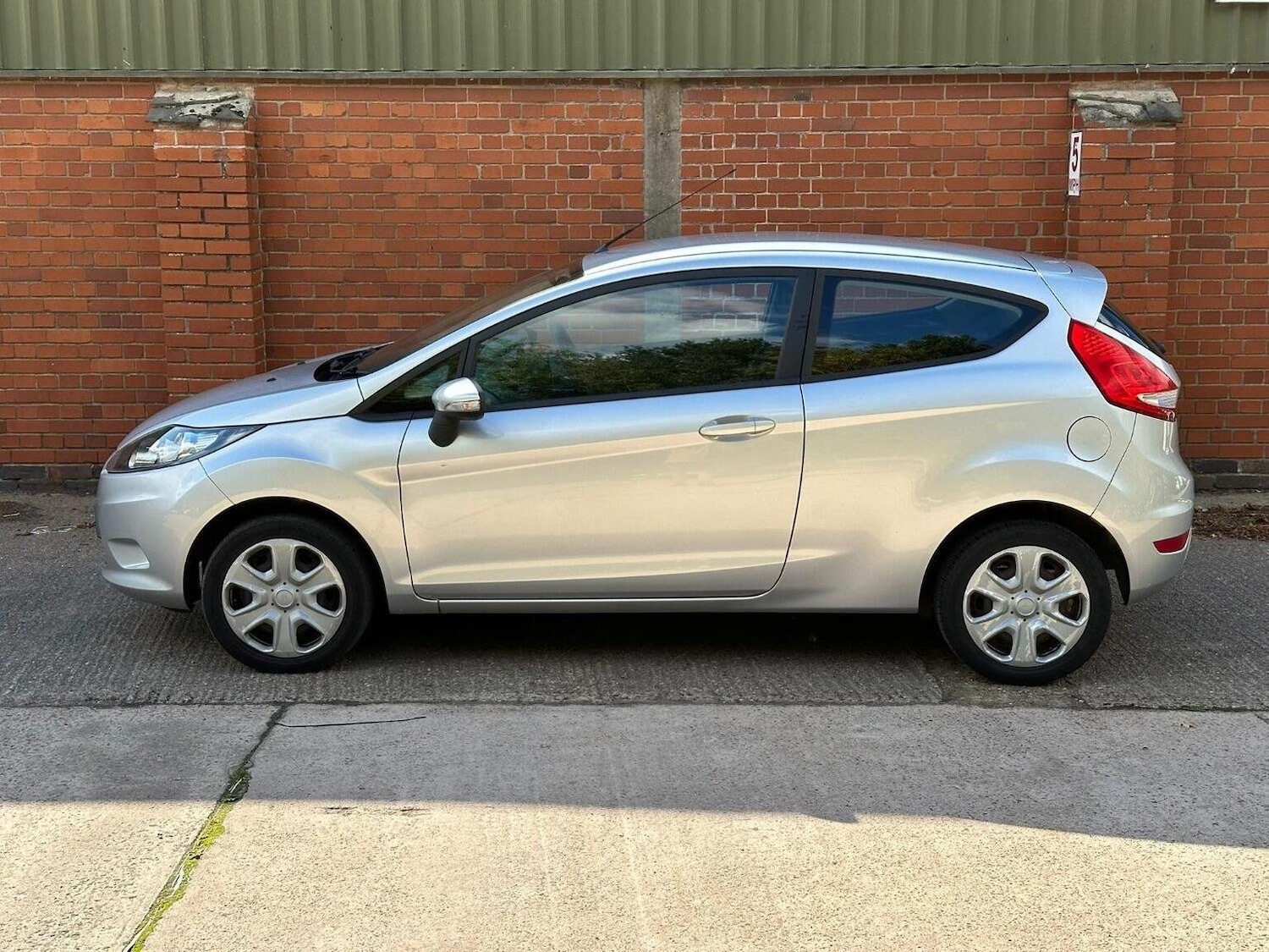 Used Ford Fiesta 2011 for sale - 76045649: Photo 14