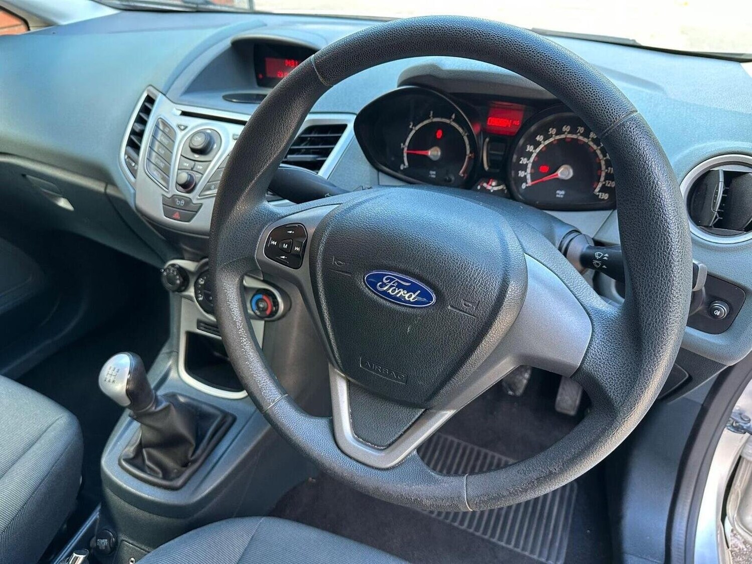 Used Ford Fiesta 2011 for sale - 76045649: Photo 16