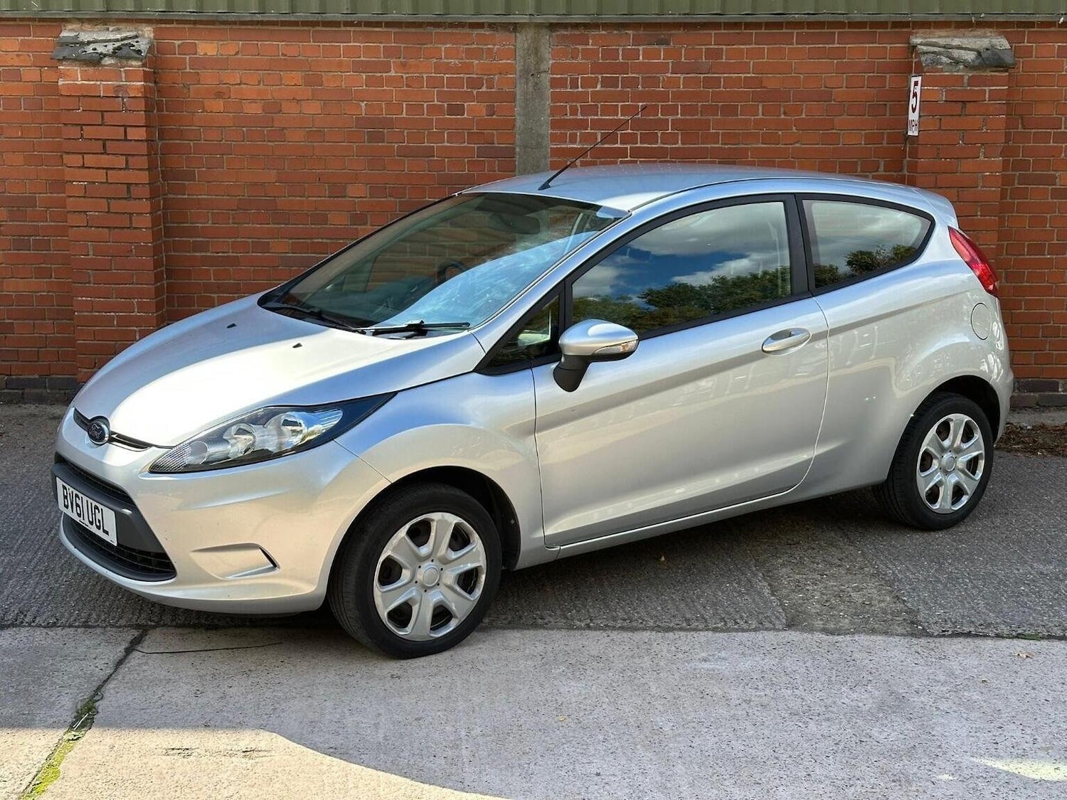 Used Ford Fiesta 2011 for sale - 76045649: Photo 3