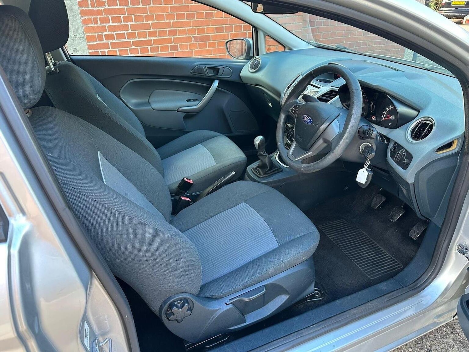 Used Ford Fiesta 2011 for sale - 76045649: Photo 5