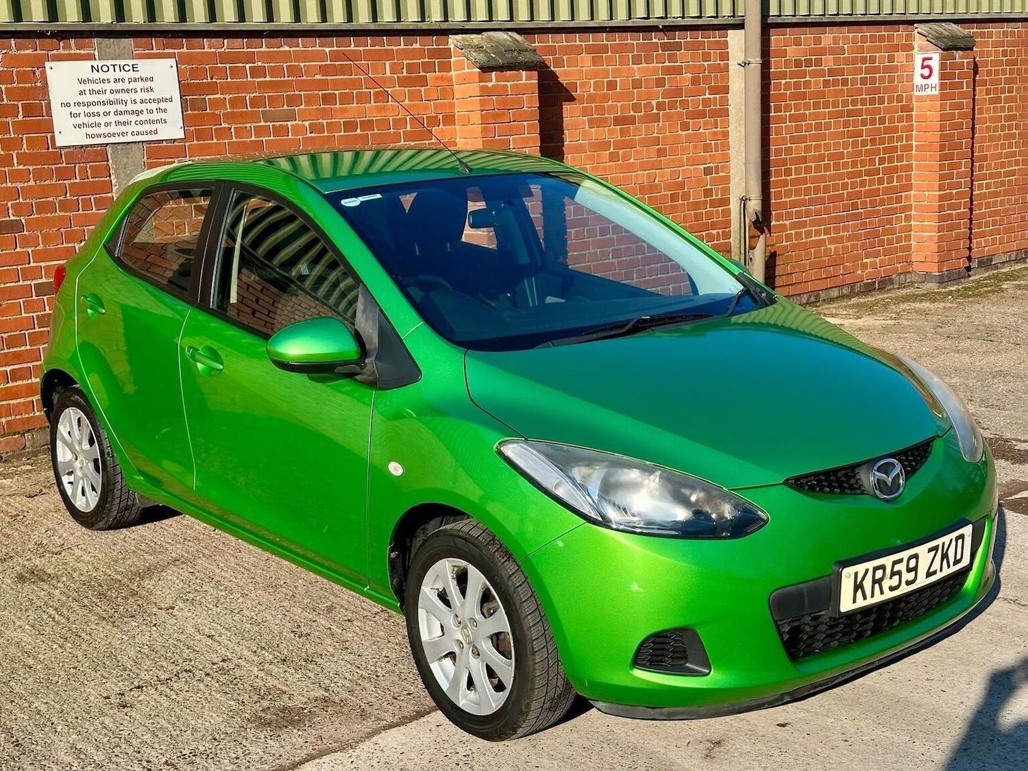 Used Mazda Mazda2 2009 for sale - 77774698: Photo 2