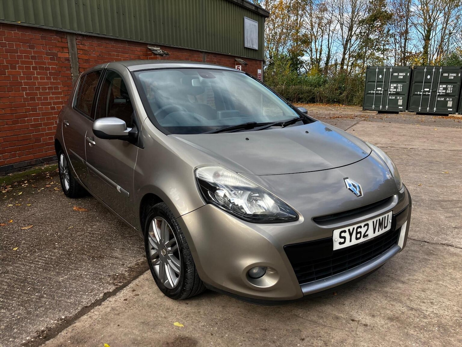 Used Renault Clio 2012 for sale - 76376948: Photo 1